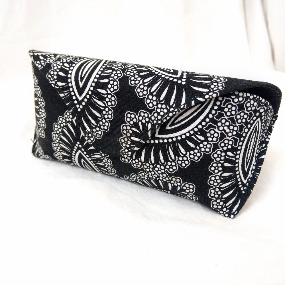 BNWT Vera Bradley Blanco Bouquet Eyeglasses Case - Picture 6 of 8